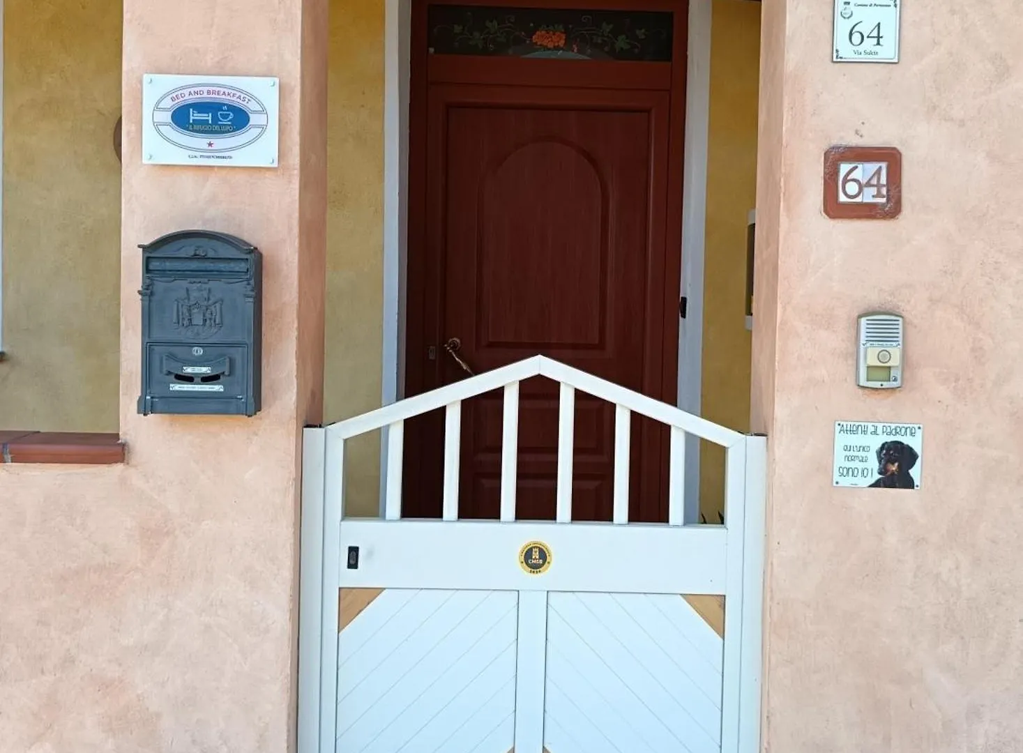 B&B Il Rifugio Del Lupo - E6721 Paringianu 0*,  Italië